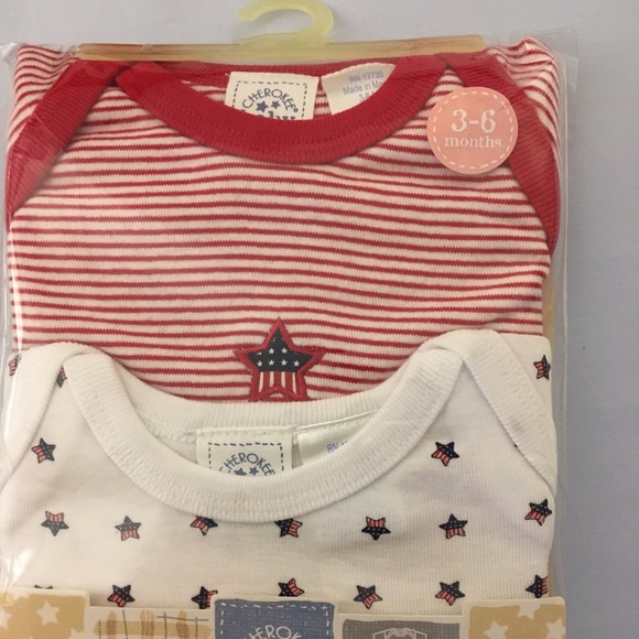 Cherokee NWT Infant Size 3-6 months 
2 Pack Stars & Stripes Onesies - Picture 4 of 4
